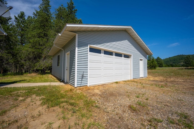 9801 Lakeshore Dr, Sagle, ID 83860 - detached garage with dirt driveway