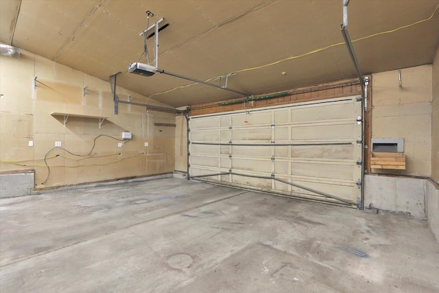 2714 E 11th Ave, Spokane, WA 99202 - garage featuring a garage door opener