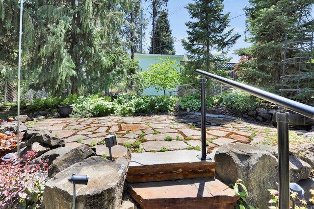 2714 E 11th Ave, Spokane, WA 99202 - view of yard