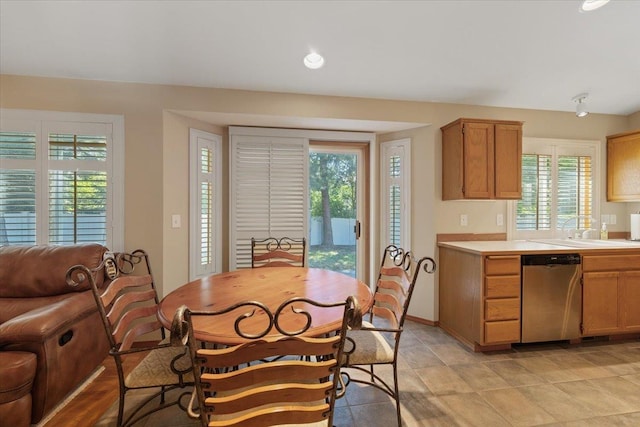 4211 S Greystone Ln Unit 4211, Spokane, WA 99223 - dining room with recessed lighting and baseboards