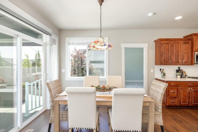 705 W Basalt Ridge Dr, Spokane, WA 99224 - dining area featuring dark wood-style floors and recessed lighting