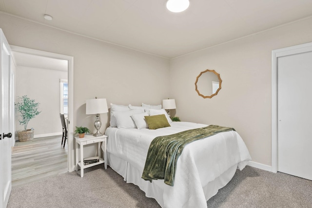 1115 E Everett Ave, Spokane, WA 99207 - bedroom featuring baseboards and carpet