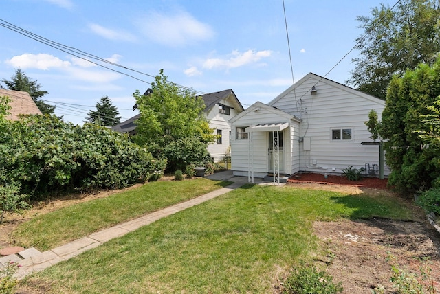 1115 E Everett Ave, Spokane, WA 99207 - back of house with a yard
