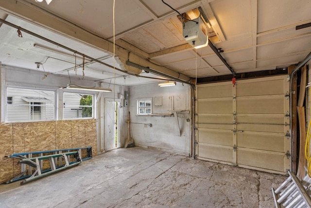 1115 E Everett Ave, Spokane, WA 99207 - garage with a garage door opener