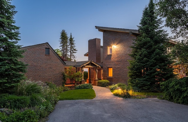 6624 S Ben Burr Rd, Spokane, WA 99223 - contemporary house featuring brick siding
