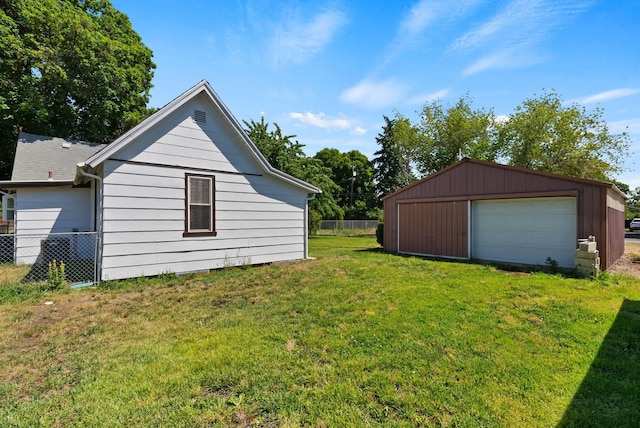 2815 N Bowman Rd, Spokane Valley, WA 99212 - view of yard featuring a detached garage and an outdoor structure
