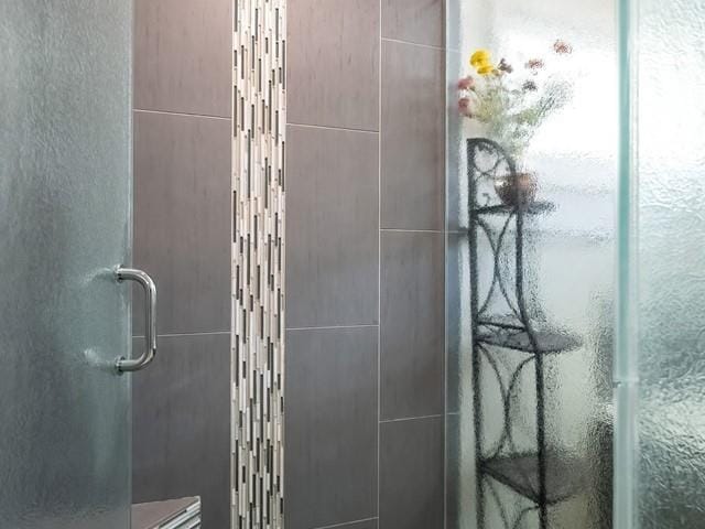 4332 S Greystone Ln, Spokane, WA 99223 - bathroom featuring a shower stall