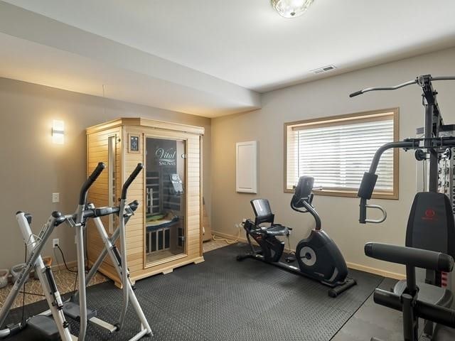 4332 S Greystone Ln, Spokane, WA 99223 - exercise room with baseboards