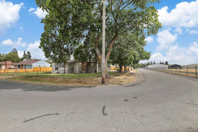7102 E Bridgeport Ave, Spokane Valley, WA 99212 - view of front of house with a residential view