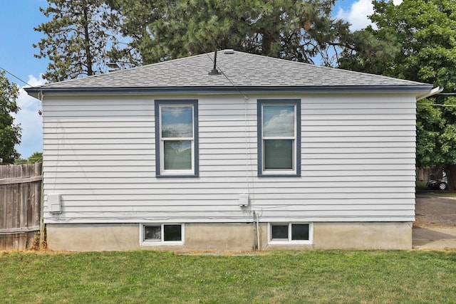 2509 W Upton Ave, Spokane, WA 99205 - view of home's exterior featuring roof with shingles