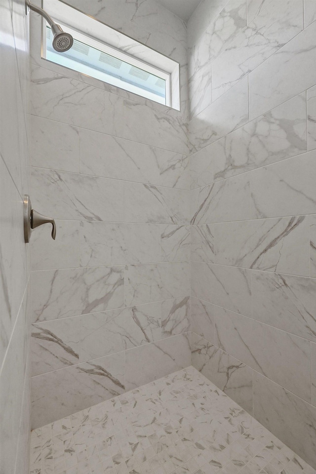8510 N Jodi St, Spokane, WA 99208 - bathroom with tiled shower