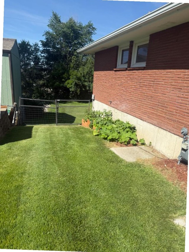 5801 N Drumheller St, Spokane, WA 99205 - view of yard