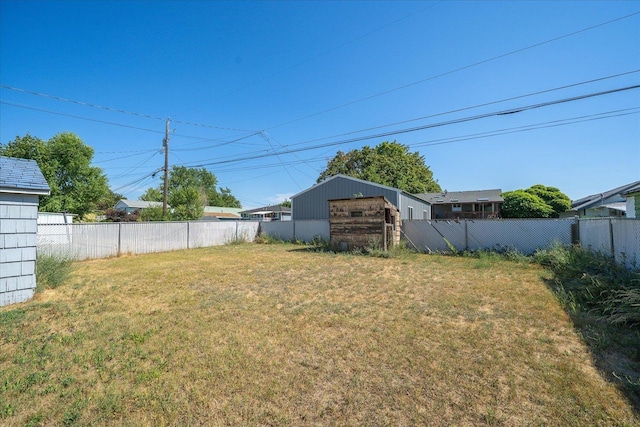 2608 E Heroy Ave, Spokane, WA 99207 - view of yard featuring an outdoor structure