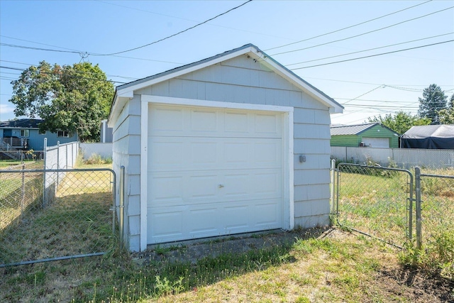 2608 E Heroy Ave, Spokane, WA 99207 - view of garage
