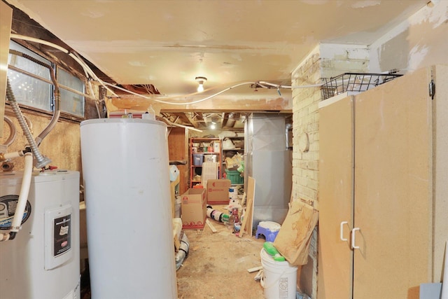 452 W 26th Ave, Spokane, WA 99203 - unfinished basement featuring gas water heater and electric water heater