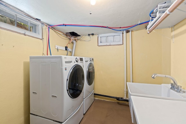 818 W 27th Ave, Spokane, WA 99203 - washroom featuring washer and clothes dryer