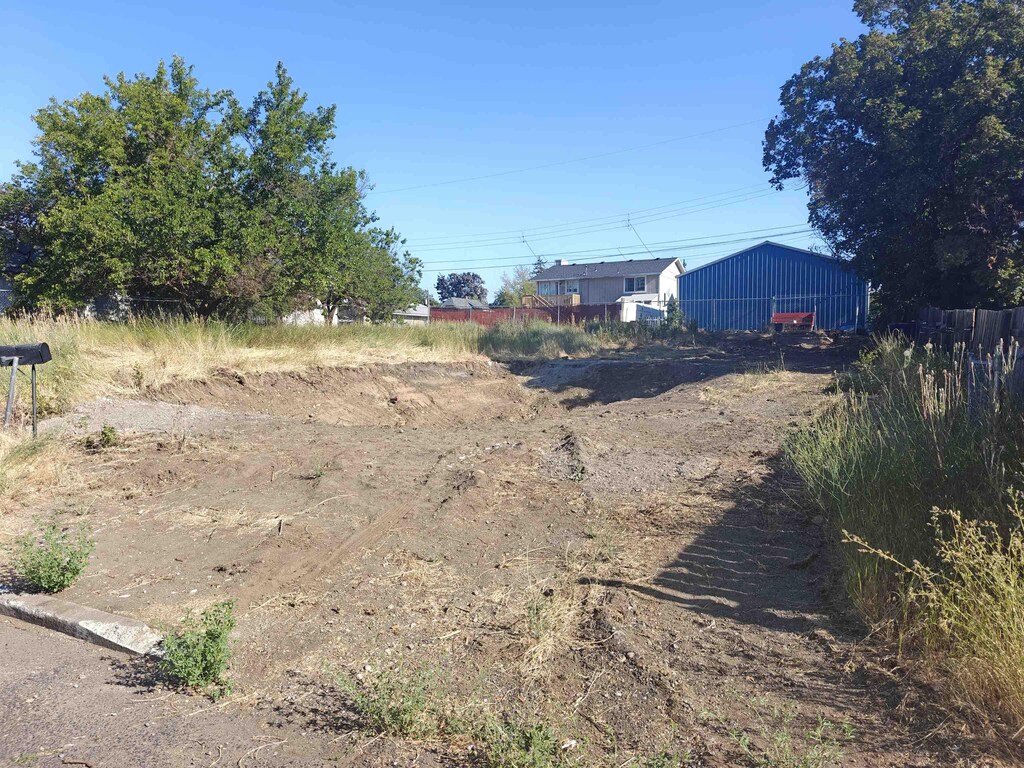 1689 E Garland Ave, Spokane, WA 99207 - photo 1