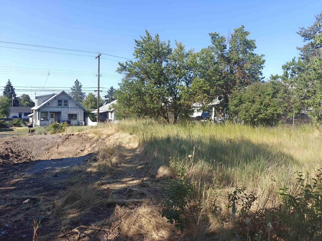 1689 E Garland Ave, Spokane, WA 99207 - photo 3