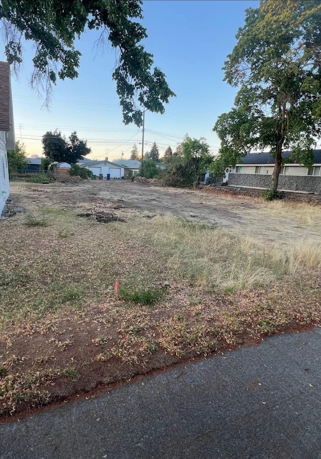37 E Everett Ave, Spokane, WA 99207 - photo 2