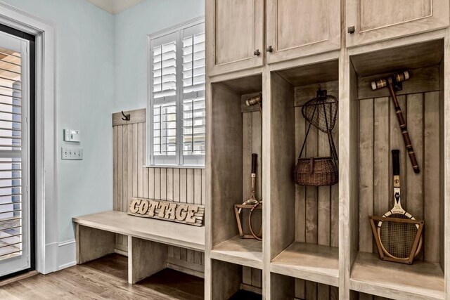 1611 Lighthouse Cir, Greensboro, GA 30642 - mudroom featuring light wood finished floors
