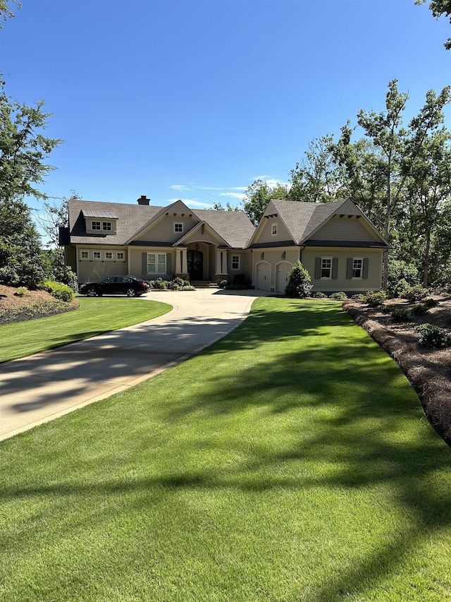 view of front of property with a front yard