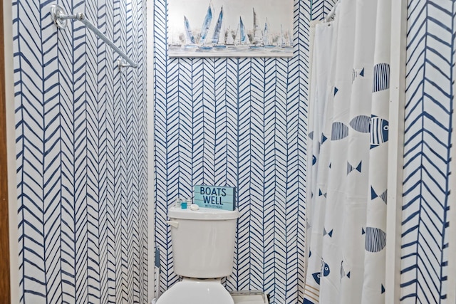 150 Possum Point Dr, Eatonton, GA 31024 - bathroom featuring toilet and curtained shower