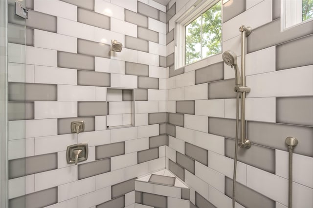 1010 Thorton Crk, Greensboro, GA 30642 - bathroom view of tiled shower