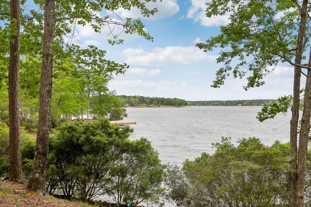 2471 Linger Longer Dr, Greensboro, GA 30642