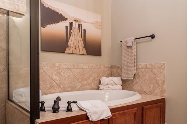 bathroom featuring a bathing tub