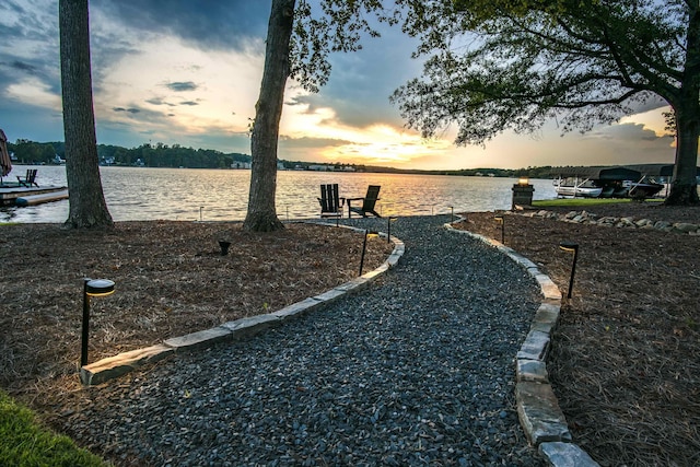 view of yard featuring a water view