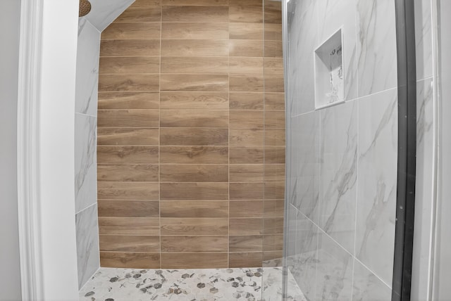 1005 Dennis St, Eatonton, GA 31024 - bathroom with a tile shower
