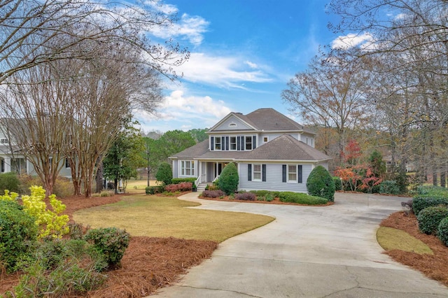 view of front of property with a front lawn