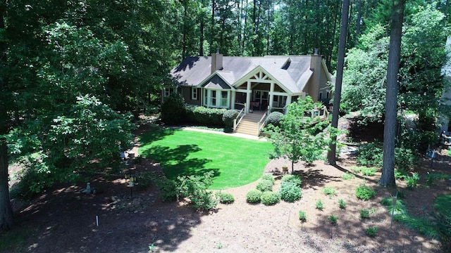 view of front of property with a front yard