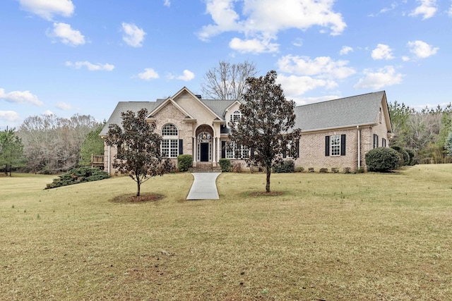 view of front facade with a front lawn