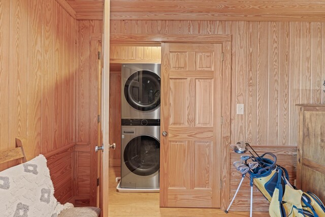 125 Secoffee Dr, Eatonton, GA 31024 - laundry room featuring stacked washer / drying machine