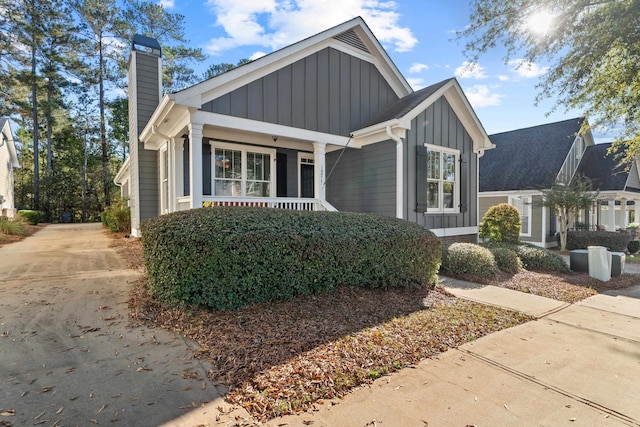 view of front of house with covered porch