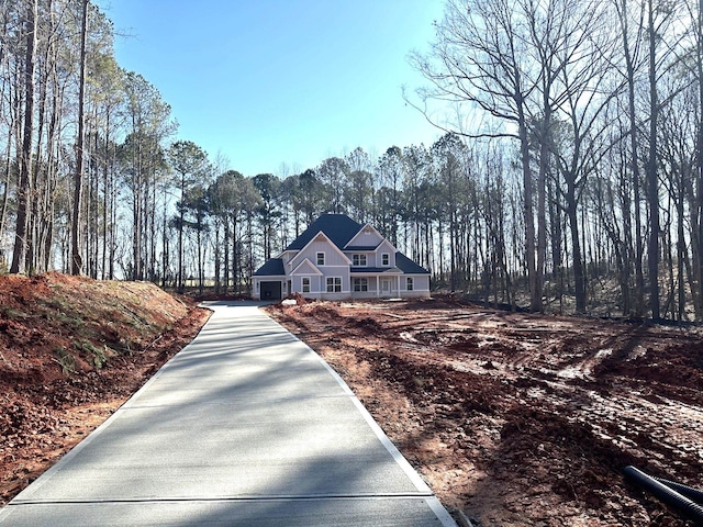 view of front property