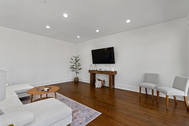 136 Hidden Lake Dr, Eatonton, GA 31024 - living room featuring baseboards, wood finished floors, and recessed lighting