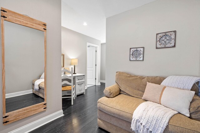 408 Sheffield Ln, Sparta, GA 31087 - living room featuring recessed lighting, dark wood-type flooring, and baseboards
