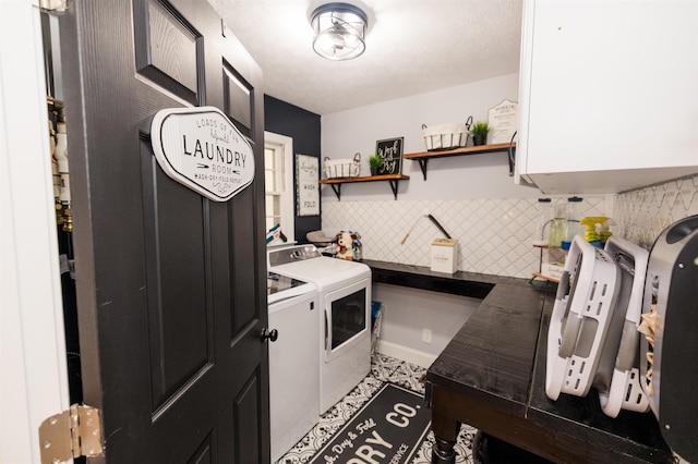 251 Pettigrew Rd, Milledgeville, GA 31061 - kitchen with washer and clothes dryer, tasteful backsplash, and open shelves
