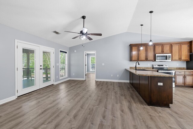 348 Bluegill Rd, Eatonton, GA 31024 - kitchen featuring a peninsula, a ceiling fan, visible vents, appliances with stainless steel finishes, and a sink