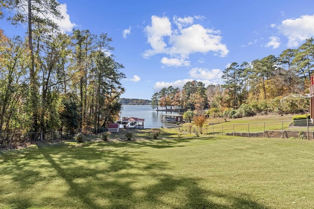 view of yard featuring a water view