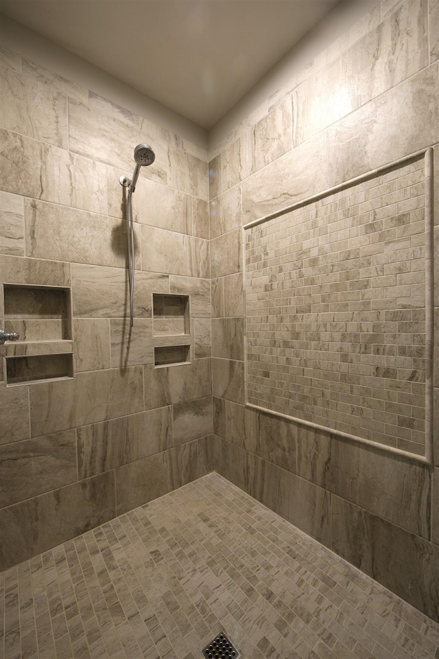 1060 Legend Dr, Greensboro, GA 30642 - full bath featuring a tile shower