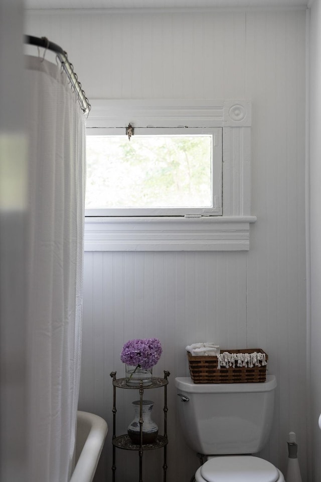 406 Madison Ave, Eatonton, GA 31024 - full bath with toilet and shower / bathtub combination with curtain