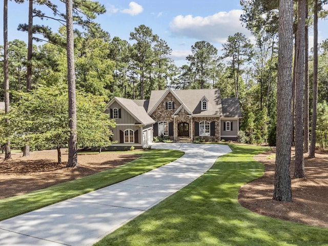 view of front of property with a front lawn