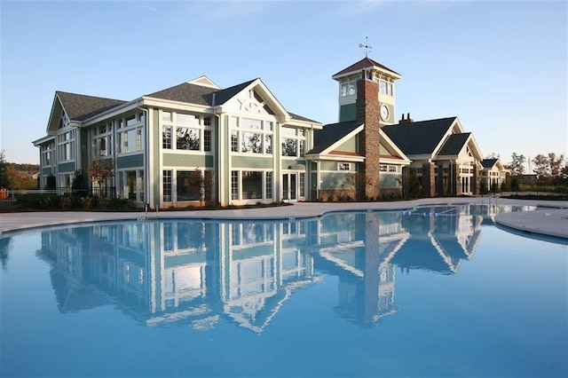 view of swimming pool