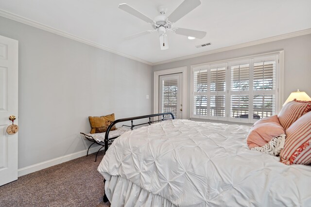 bedroom with a ceiling fan, baseboards, visible vents, carpet floors, and crown molding