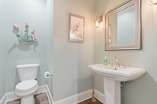 1041 Club Pointe Cir, Greensboro, GA 30642 - half bath with toilet and baseboards