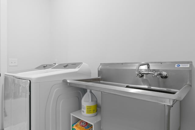 laundry room featuring independent washer and dryer