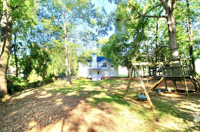 view of yard featuring a playground